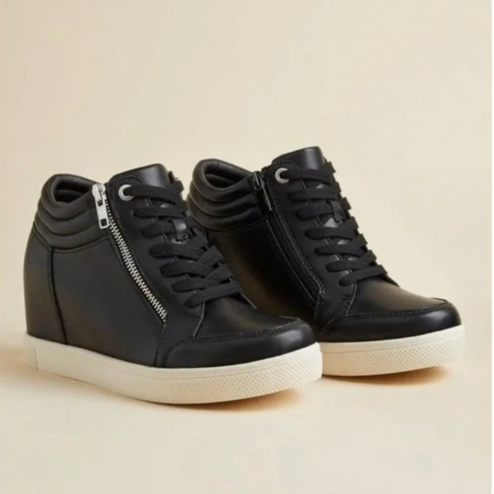 9.5 WW Black Sneaker Wedge